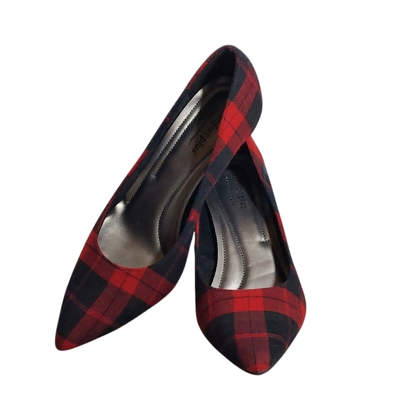 Comfort Plus by Predictons Red Black Buffalo Plaid Pointed Toe Heels - Picture 1 of 16